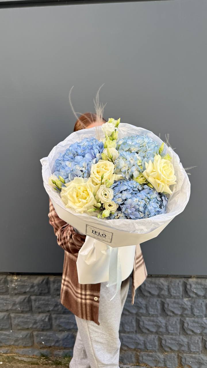 Букет "Глубина глаз" в Сириусе