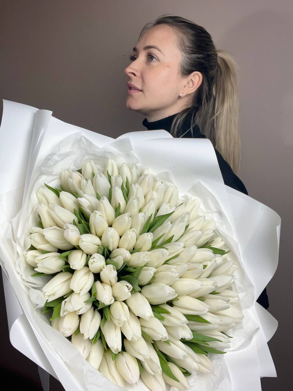 101 белый тюльпан №2 в Сириусе