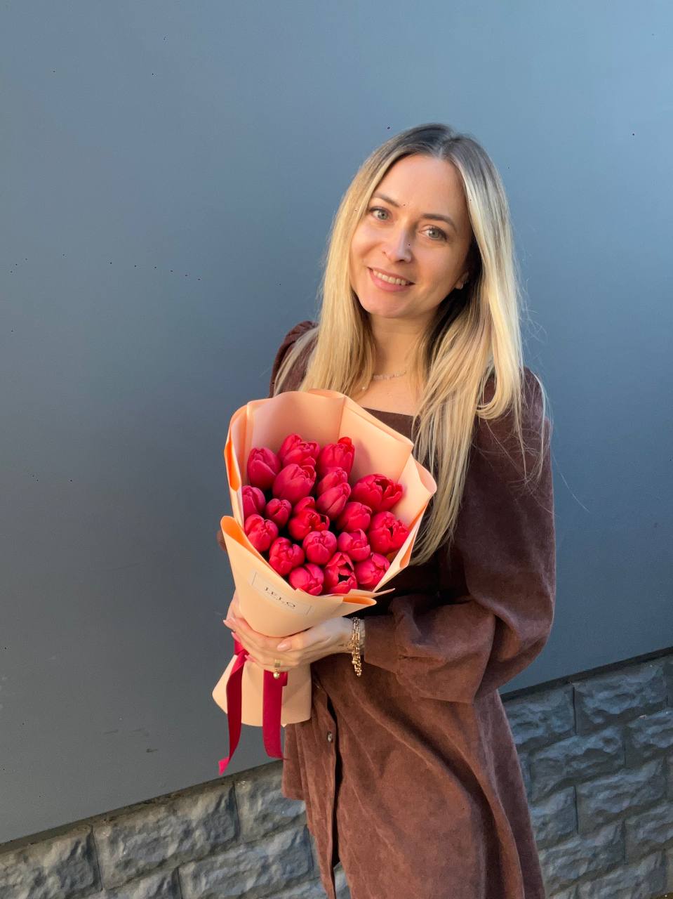  19 красных тюльпанов в Сириусе