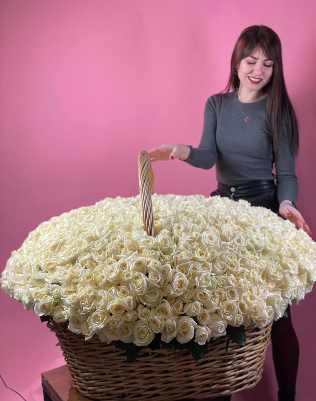 1001 белая роза в Сириусе