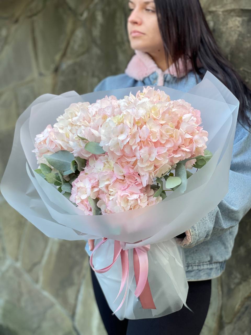 5 розовых гортензий в Сириусе