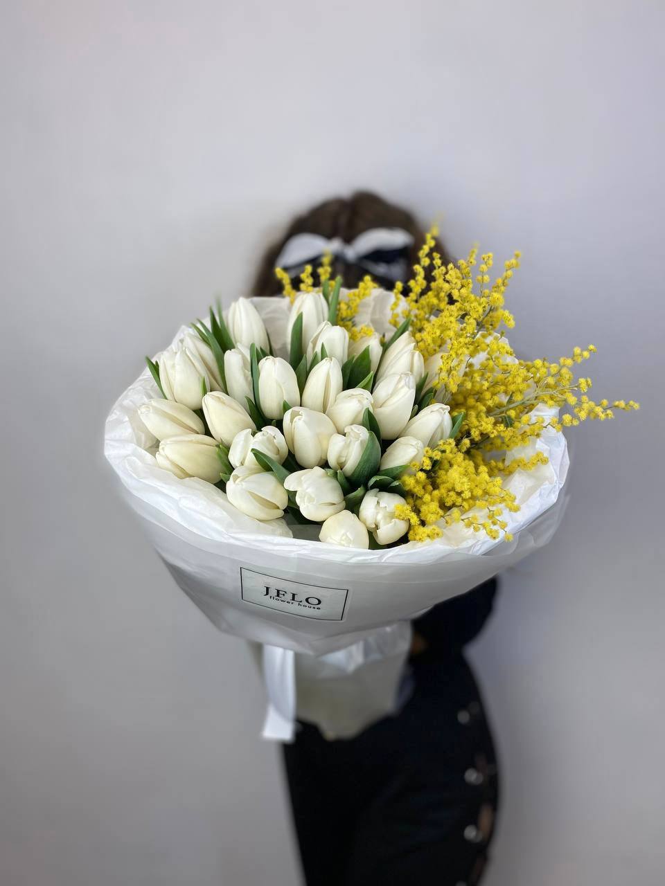 Дуо тюльпан и мимоза в Сириусе