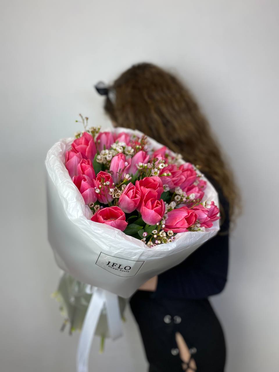 Дуо тюльпаны с хамелациумом с доставкой в Сириусе