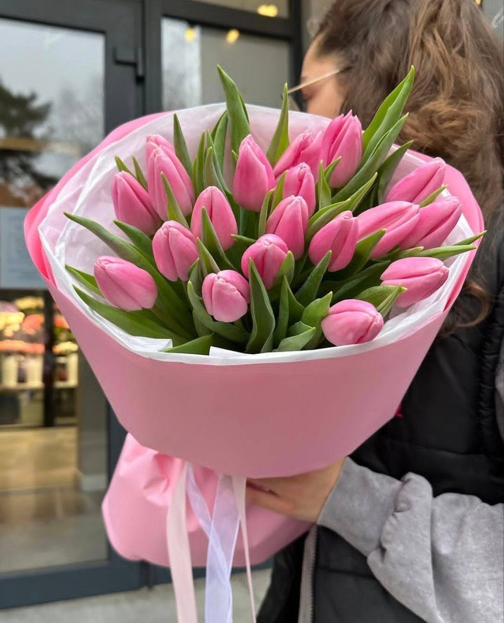  19 розовых тюльпанов в Сириусе