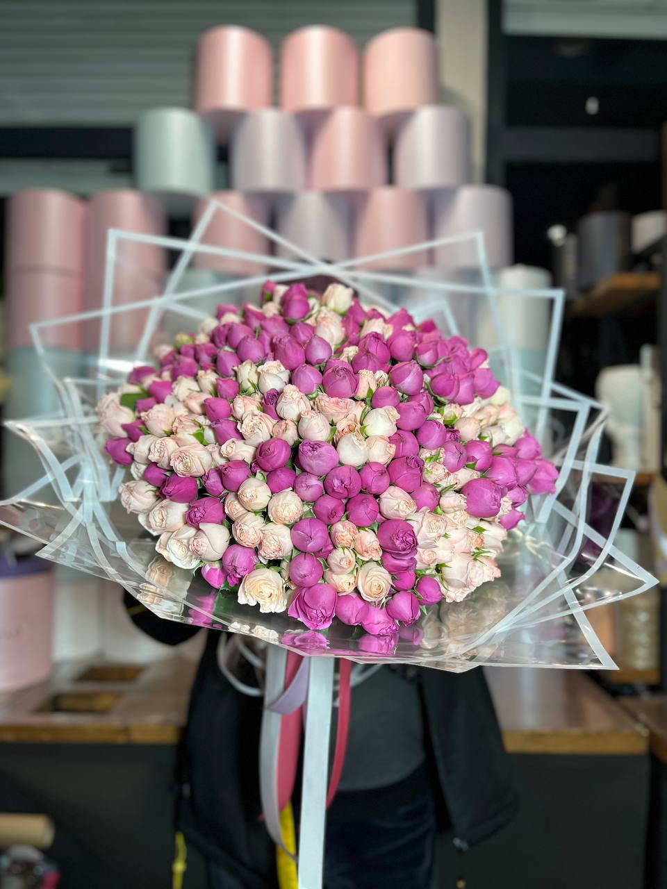 101 кустовая пионовидная роза в Сириусе