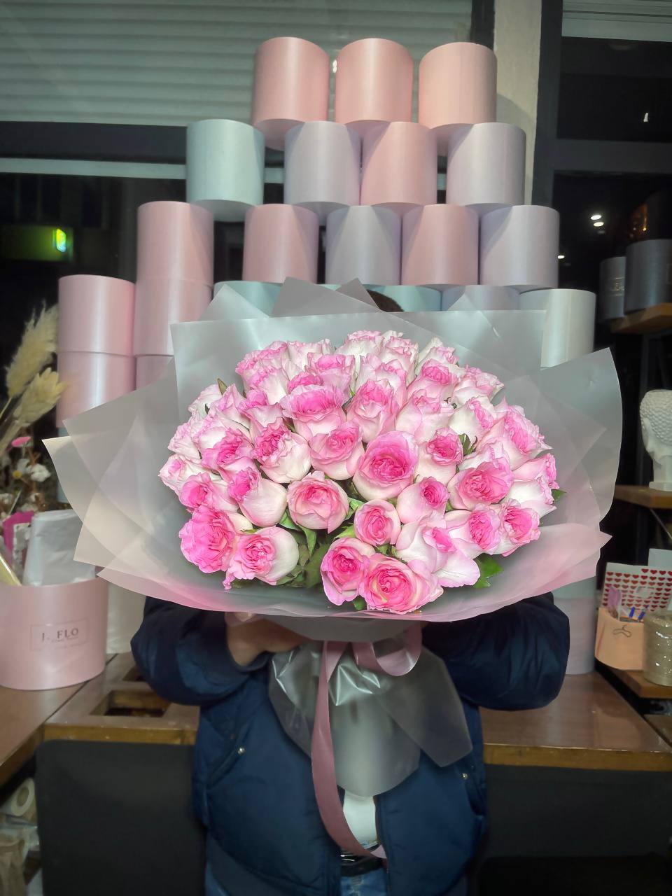  51 розовых роз в Сириусе