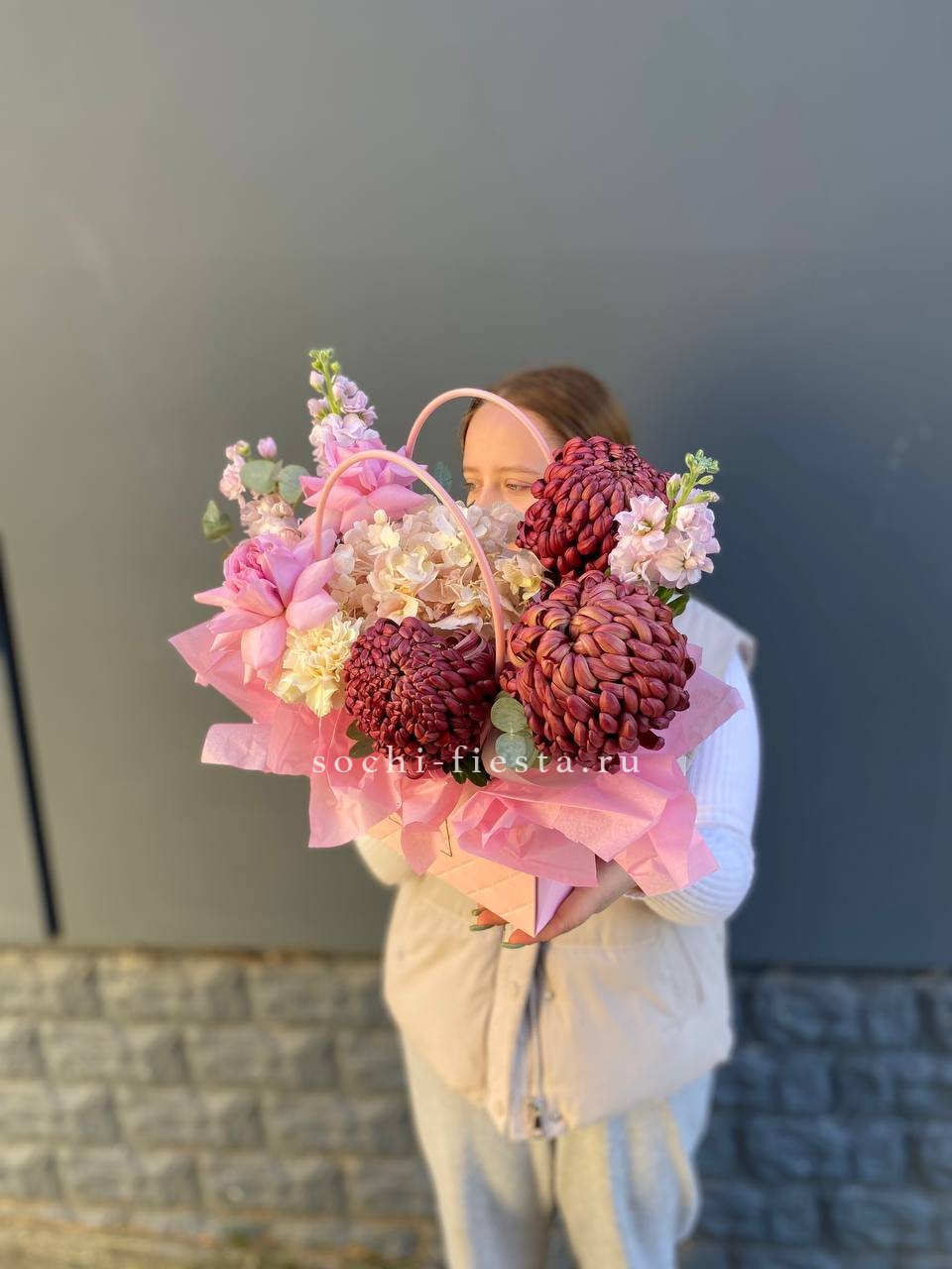 Сумочка нежная с бигуди в Сириусе