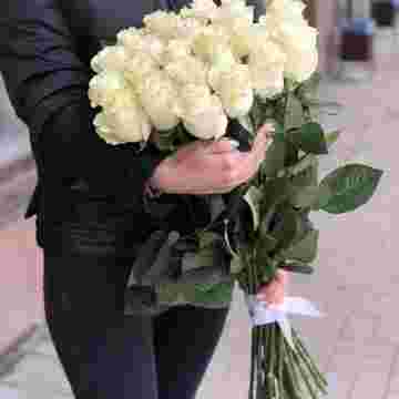 Голландские розы White 21 в Сириусе