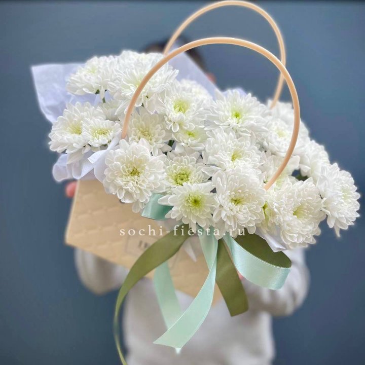 Сумочка с хризантемами в Сириусе