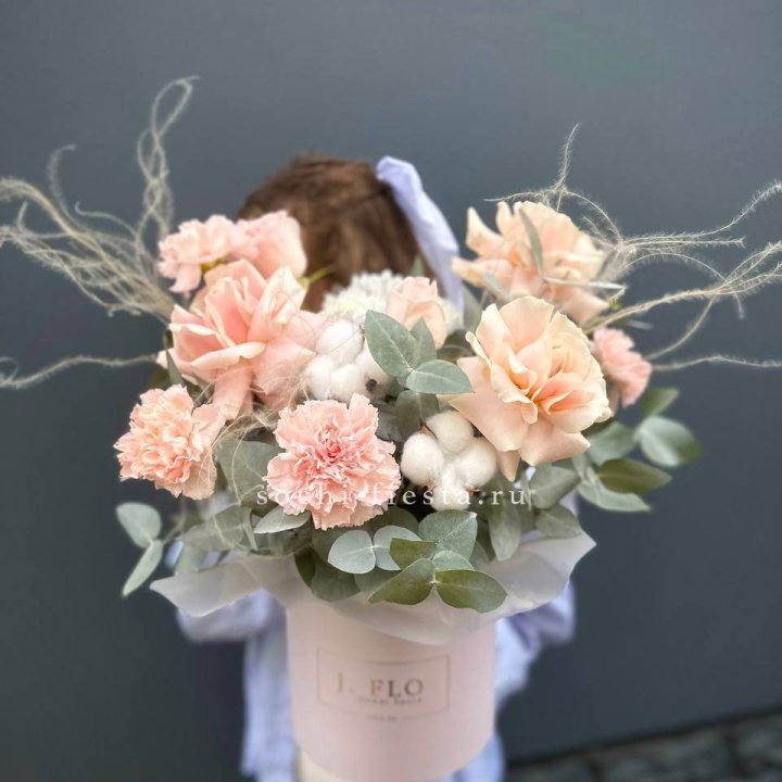 Цветочный бокс "Lesia" в Сириусе