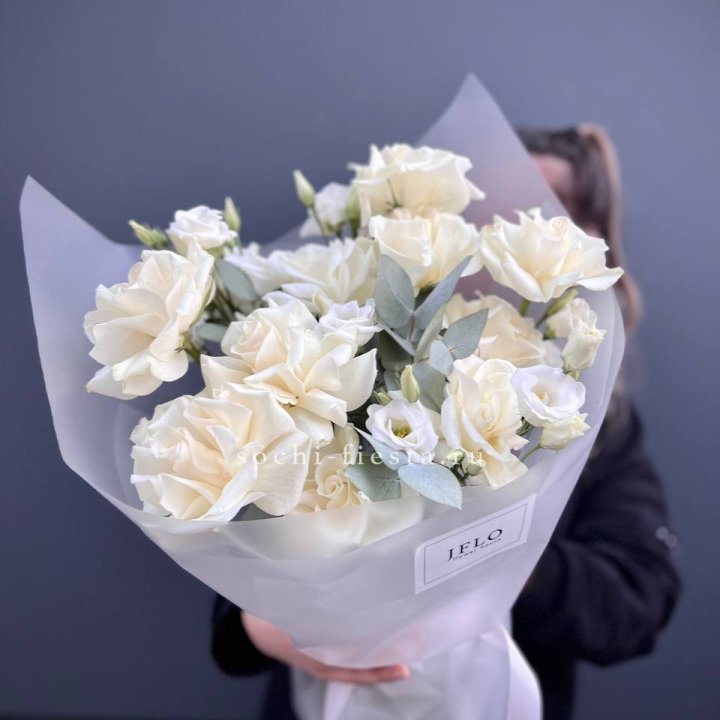 Букет французских роз и эустомы White в Сириусе