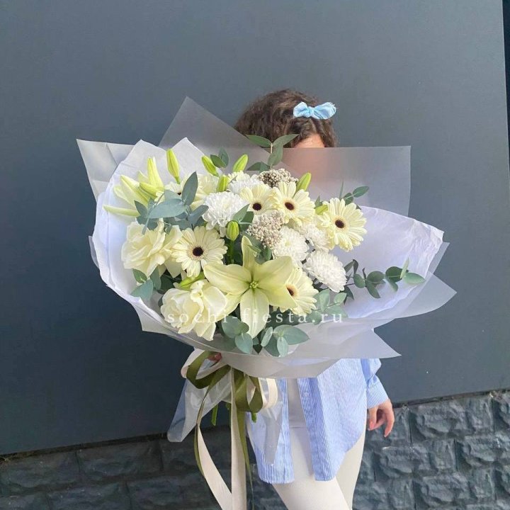 Букет с лилией и герберой в Сириусе