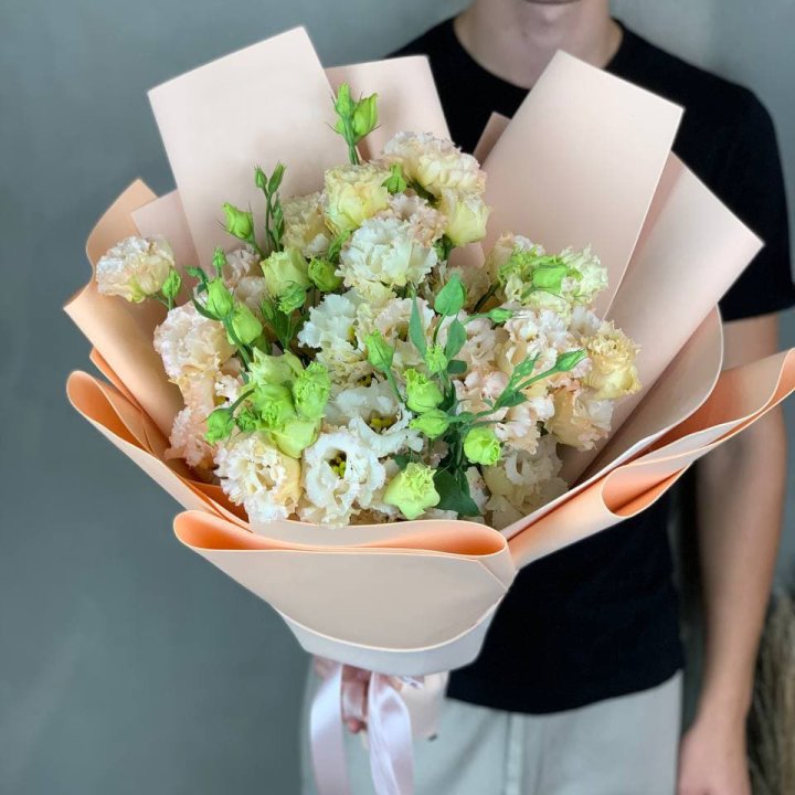 Букет эустом PEACH в Сириусе