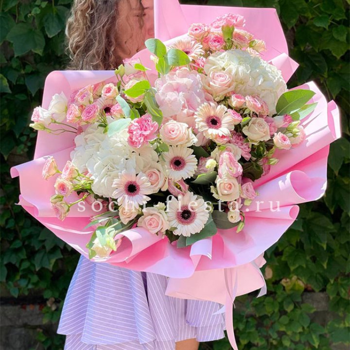 Сборный букет №3 в Сириусе