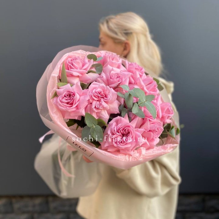 Букет роз "Минифу-2" в Сириусе