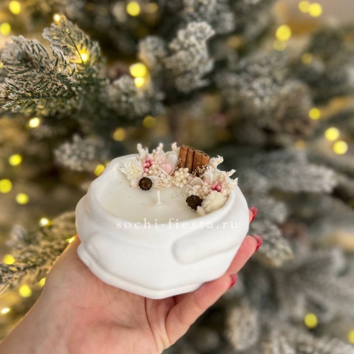 Свеча ароматическая в гипсе Руки с корицей в Сириусе