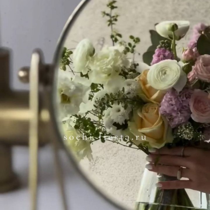 Цветочная подписка Пакет M в Сириусе