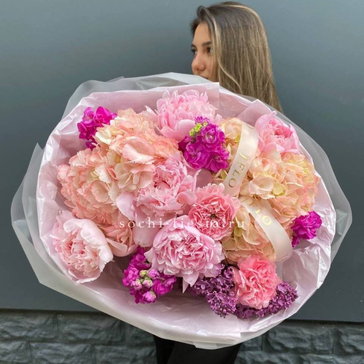  Букет "Flower Symphony" в Сириусе