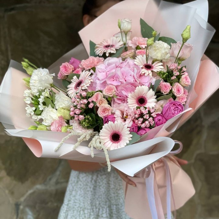 Авторский букет Peach в Сириусе