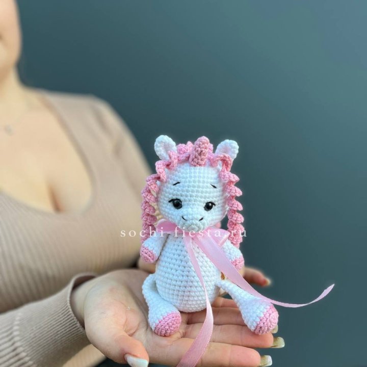 Единорог ручной работы-2 в Сириусе