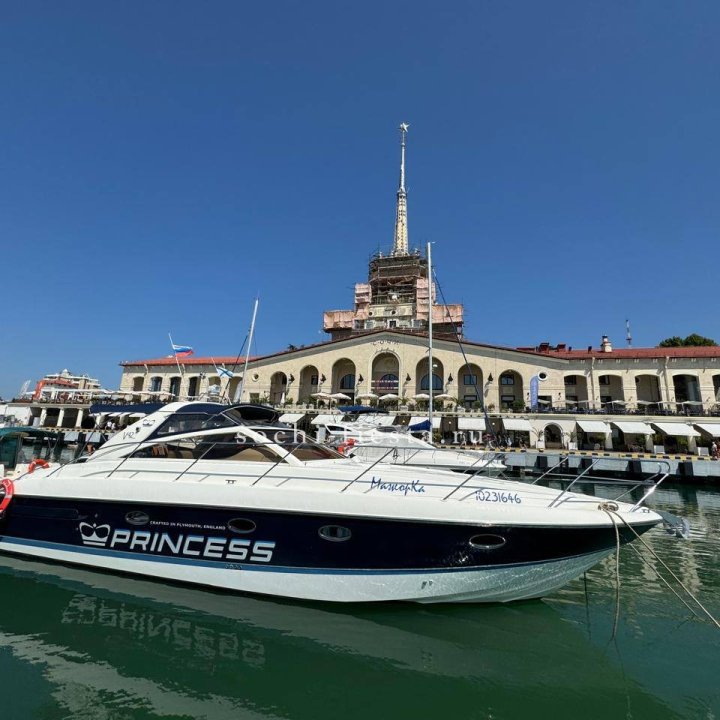 Яхта МажорКа в Сириусе