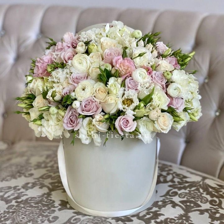 Цветочный бокс "Ловинг" в Сириусе