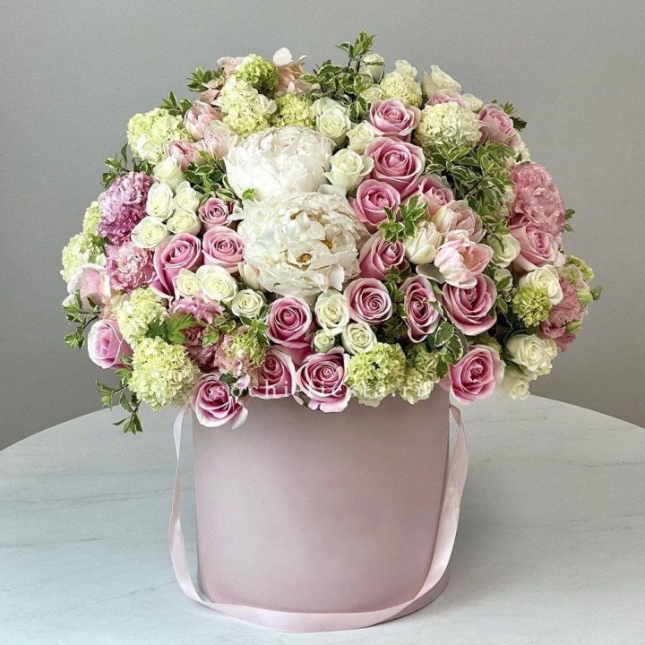 Цветочный бокс "Фантастик" в Сириусе