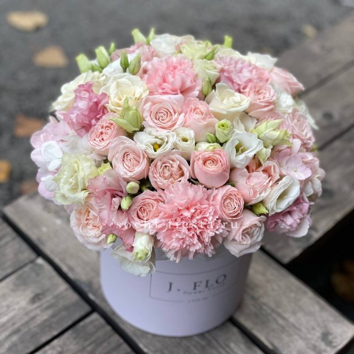 Цветочный бокс "LUXOR" в Сириусе