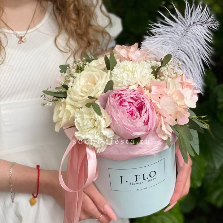 Авторский бокс "Babygirl" в Сириусе