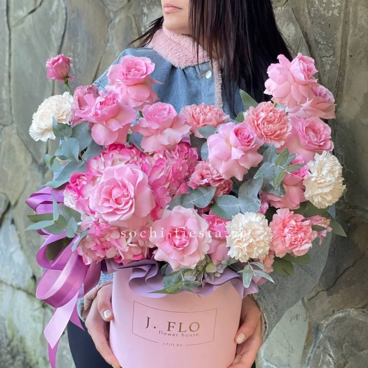 Цветочный бокс Esmiralda в Сириусе