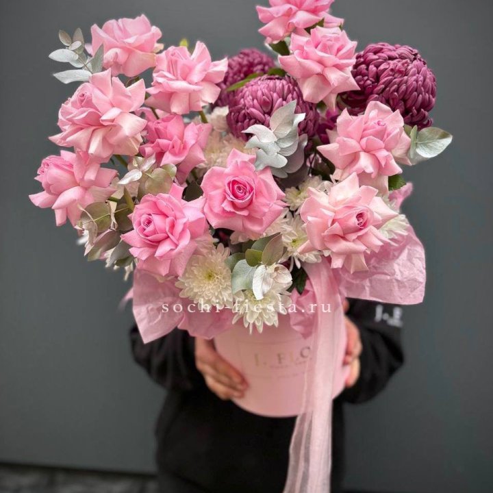 Дизайнерский цилиндр "Гуд монинг" в Сириусе