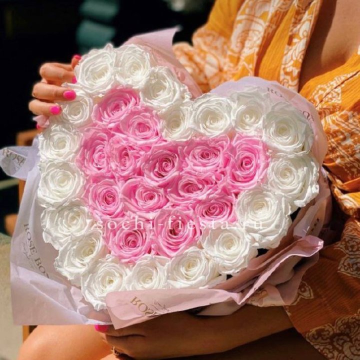 Бокс сердце с розами №2 в Сириусе