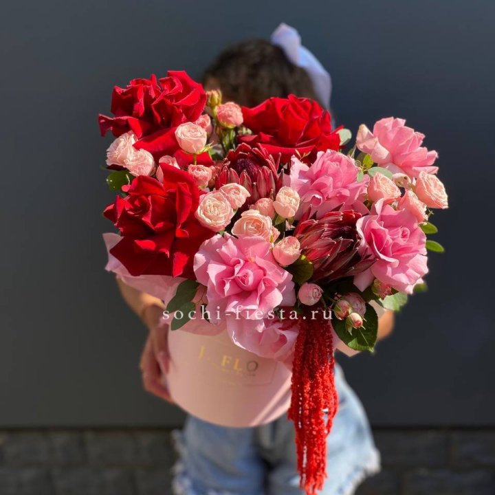 Дизайнерский цилиндр "Gusto" в Сириусе