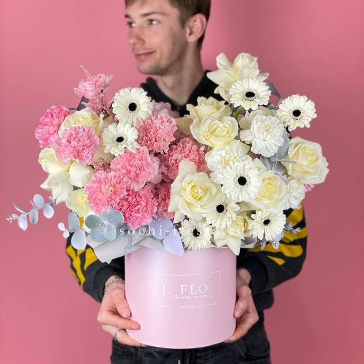 Дизайнерский бокс "Индира" с доставкой в Сириусе