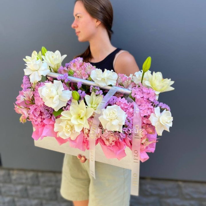 Большой бокс розовый в Сириусе