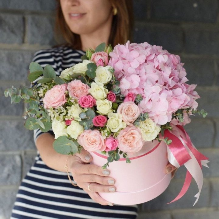 Дизайнерский цилиндр №1 с доставкой в Сириусе