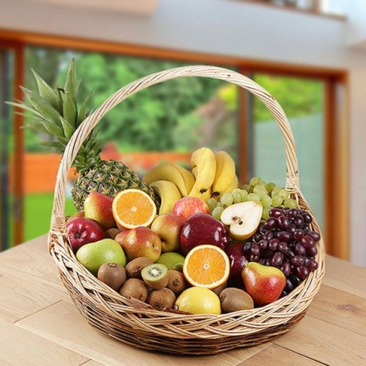 Фруктовая корзина №1 с доставкой в Сириусе