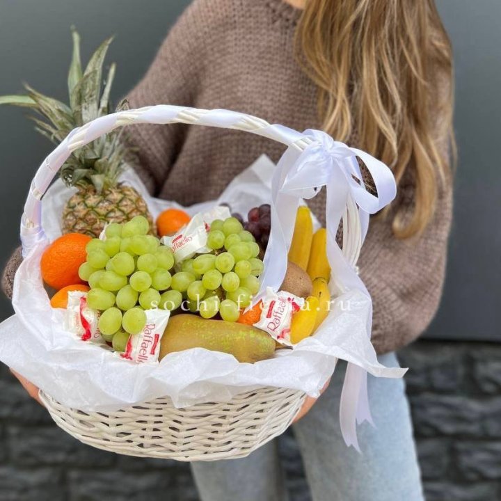 Фруктовая корзина №4 с доставкой в Сириусе