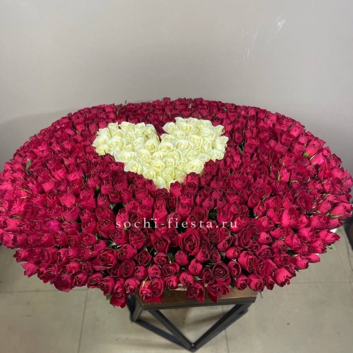 501 роза в корзине в Сириусе