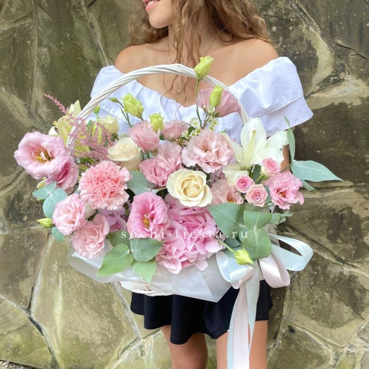 Авторская корзина "Миа" в Сириусе