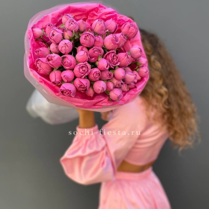 Букет из пионовидных роз Cute в Сириусе