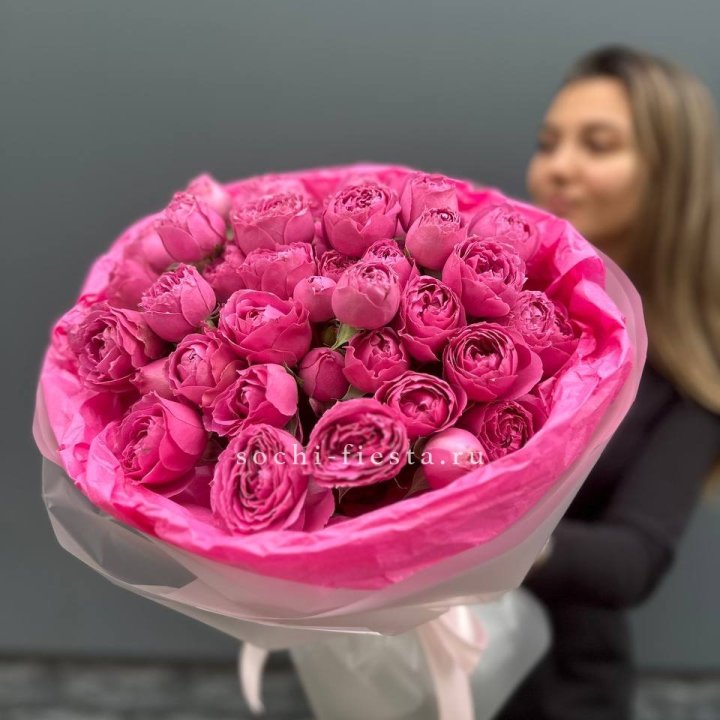 Букет из пионовидных роз  в Сириусе