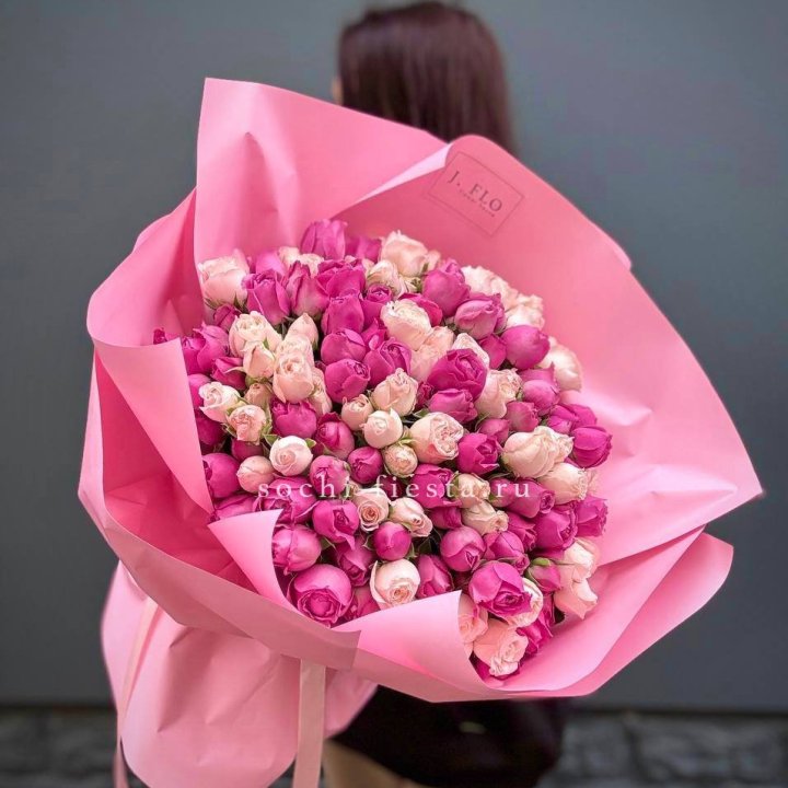 51 кустовая роза Misty Bomb в Сириусе