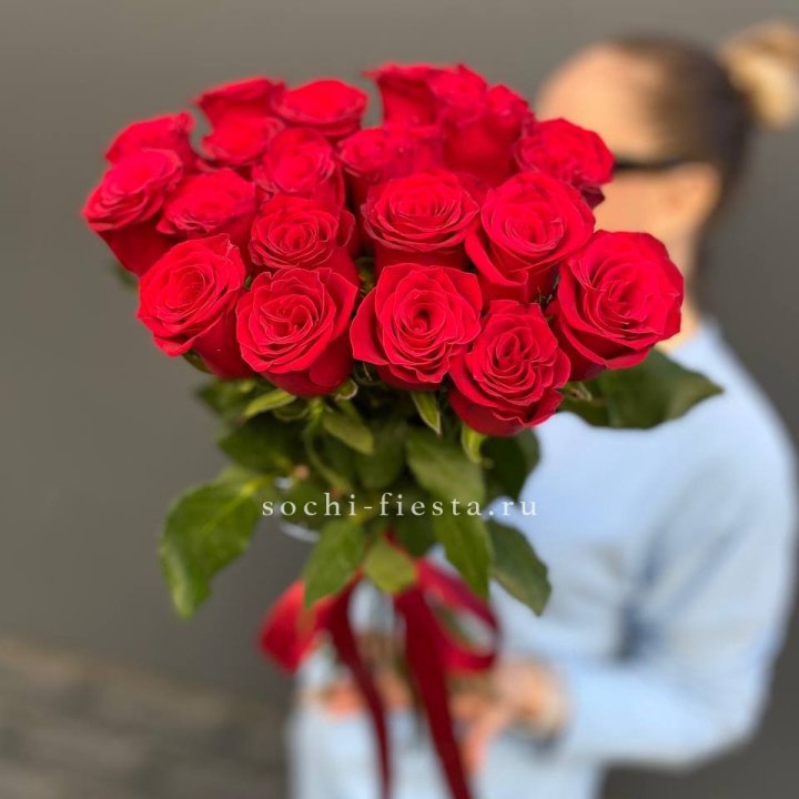 19 красных роз в Сириусе
