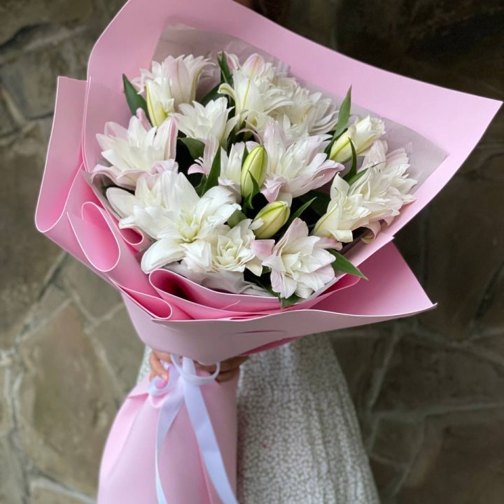 Букет пионовидных лилий №1 в Сириусе
