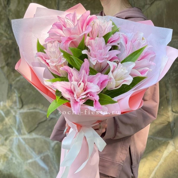 Букет пионовидных лилий №2 в Сириусе