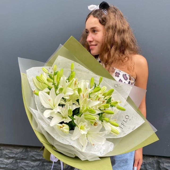 Букет  лилий "Изумруд" в Сириусе