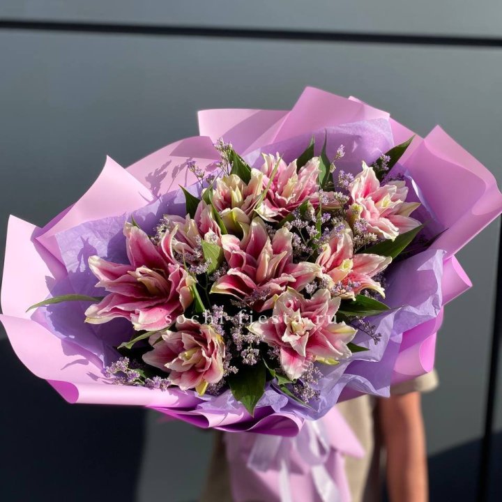 Букет пионовидных лилий №4 в Сириусе