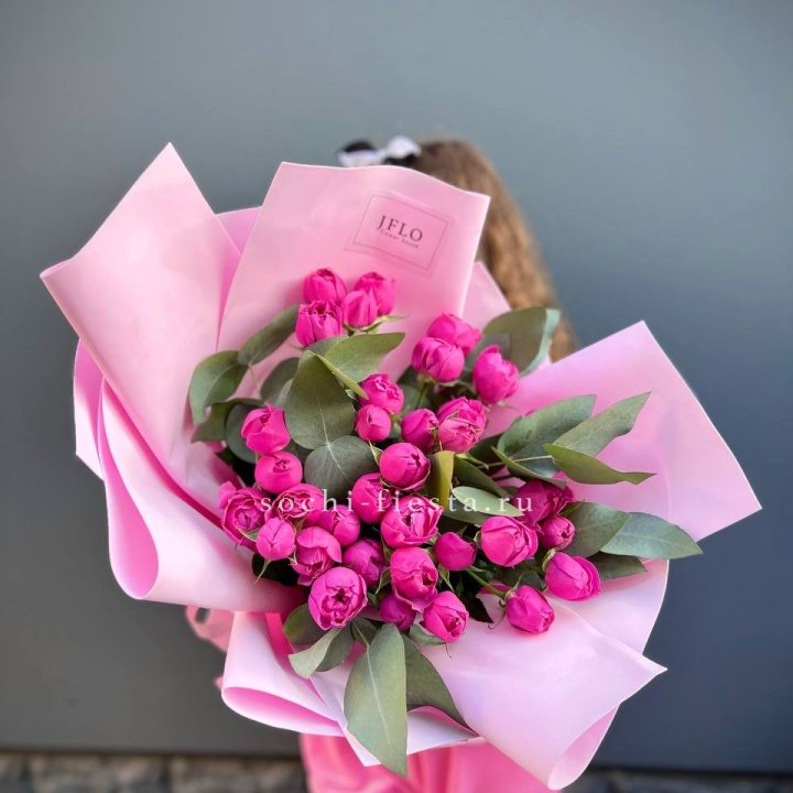 Пионовидные розы Bubbles в Сириусе