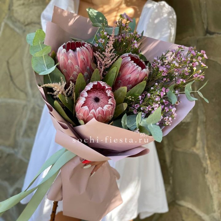 Букет из протеи "Клеопатра"  в Сириусе